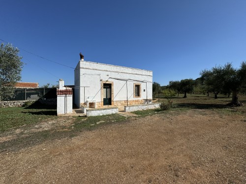Piccolo Fabbricato in Pietra, ideale per villeggiatura